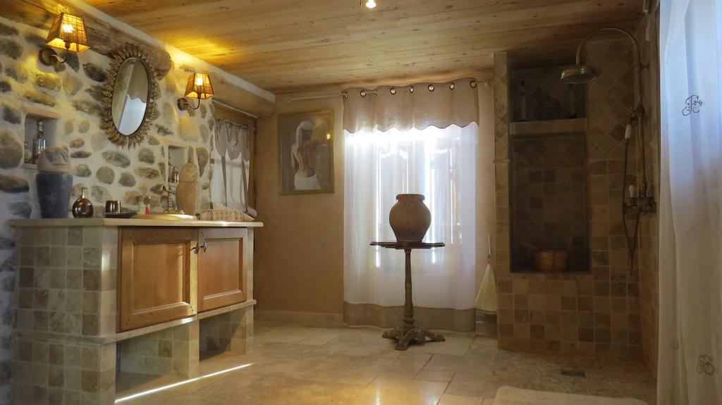 Les Gîtes d'Eliane Laragne Chambre photo
